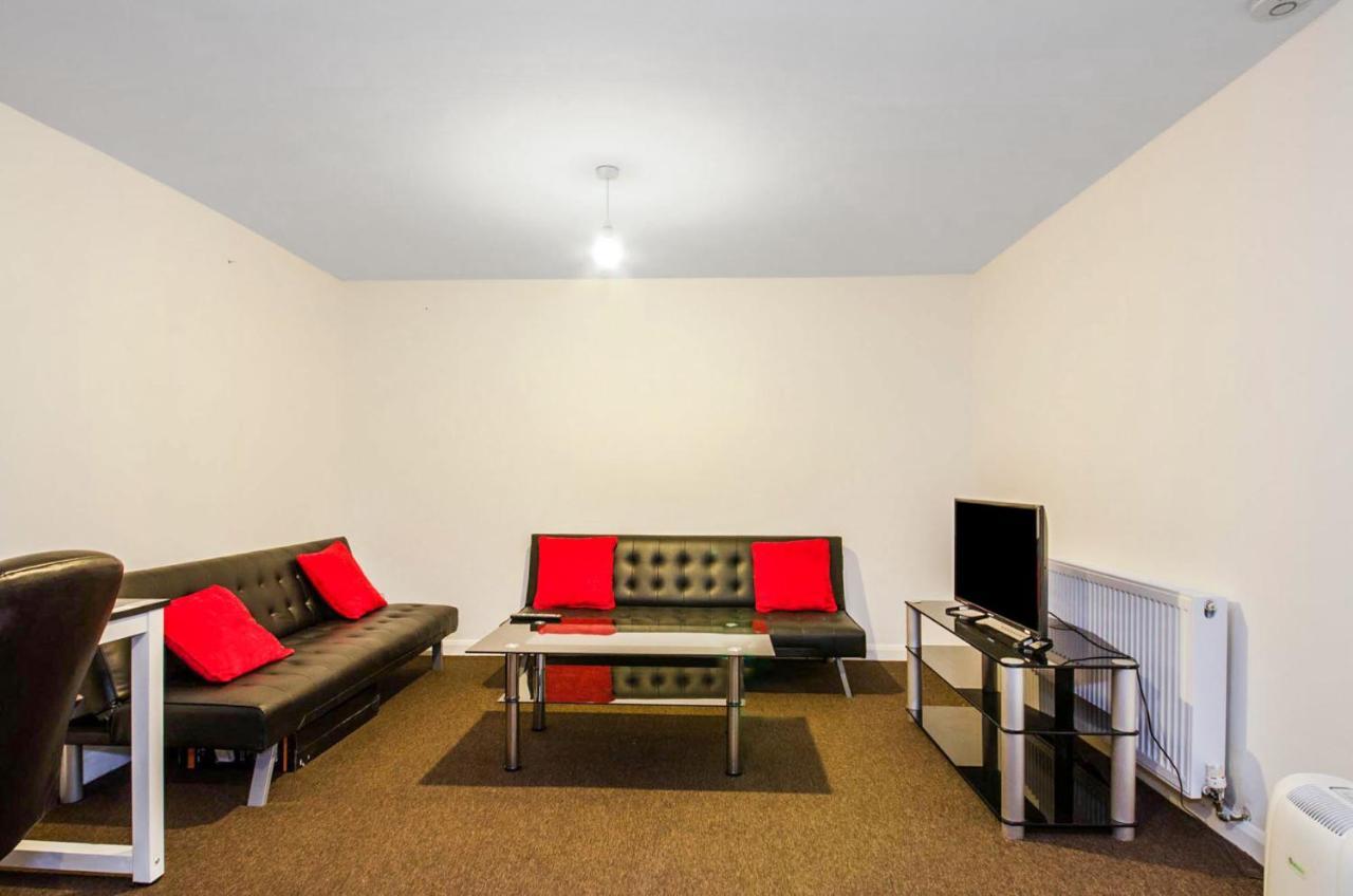 Spacious Studio Flat- Watford Junction & Harry Potter World Exterior foto